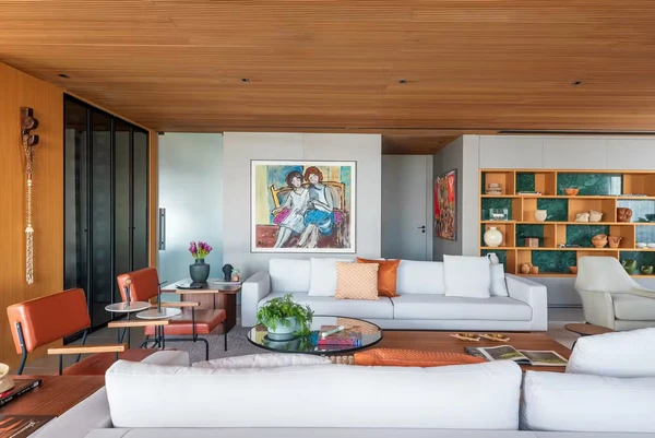 Cobertura de 300 m² de Thaynara OG em São Luís mistura artesanato maranhense, design contemporâneo e amplos espaços para receber amigos por Divulgação/Laura Sá