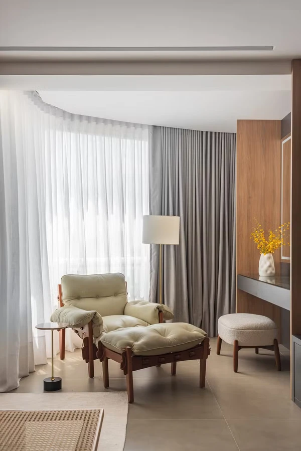 Cobertura de 300 m² de Thaynara OG em São Luís mistura artesanato maranhense, design contemporâneo e amplos espaços para receber amigos por Divulgação/Laura Sá