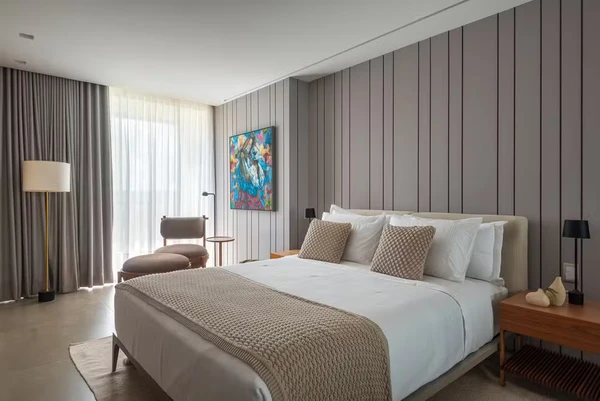 Cobertura de 300 m² de Thaynara OG em São Luís mistura artesanato maranhense, design contemporâneo e amplos espaços para receber amigos por Divulgação/Laura Sá