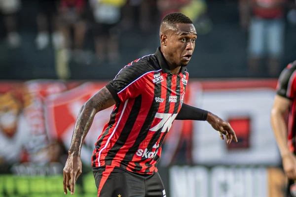 Dudu em ação pelo Vitória