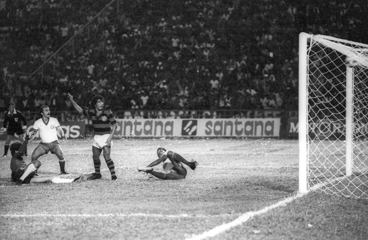 Gol de Osni em Bahia 2 x 1 Vitória, pela final do Campeonato Baiano de 1981