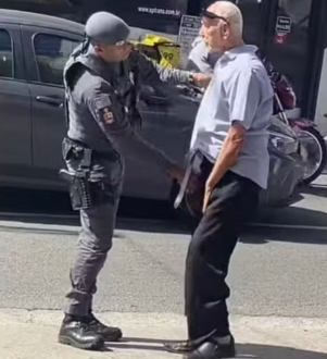 PM aposentado de 89 anos mata cuidadora a facadas e tenta fugir de ônibus por Reprodução