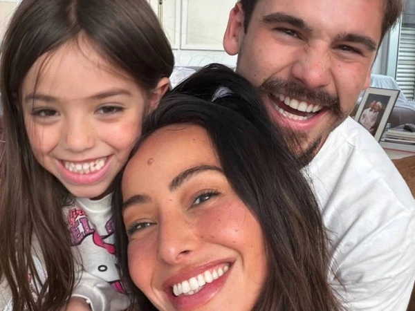 Sabrina Sato, Nicolas Prattes e a filha, Zoe por Reprodução/Redes Sociais 