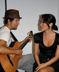 Jason Mraz já namorou Danni Suzuki por Reprodução/Redes Sociais 