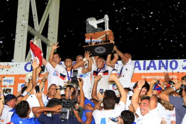 2012: Bahia campeão após empatar a ida no Barradão por 0x0 e empatar a volta em Pituaçu por 3x3 por Reprodução