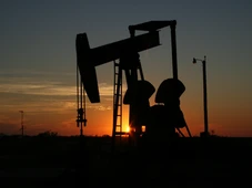 Imagem - Petróleo: quando derrubou Maduro, Trump garantiu acesso; com Khamenei, elevou o preço