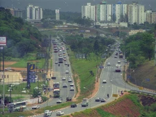 Imagem - Tudo mato? Saiba como era a Avenida Paralela há 30 anos