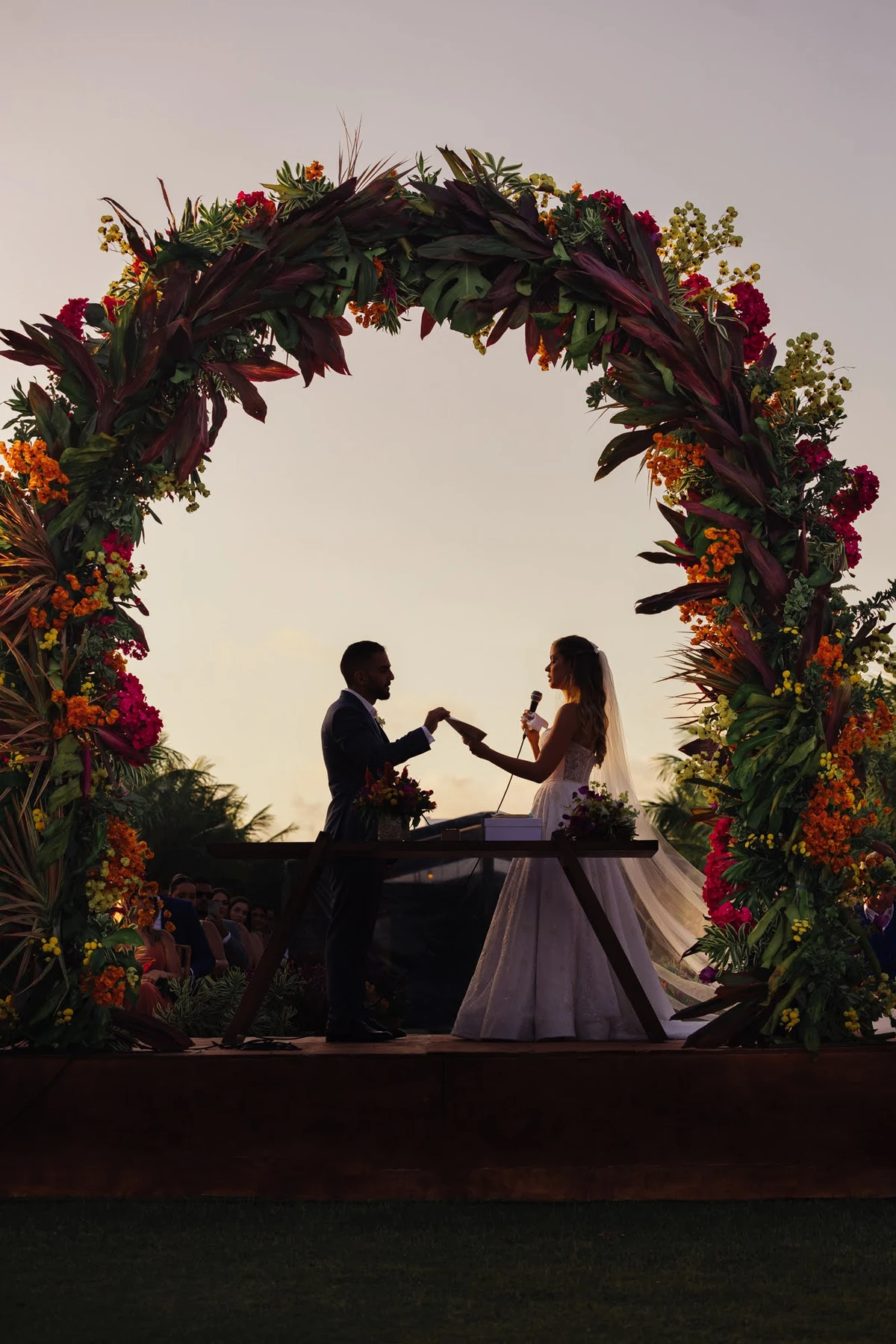 Casamento assinado pela assessora de casamentos Indira Marrul por DOIS EM UM