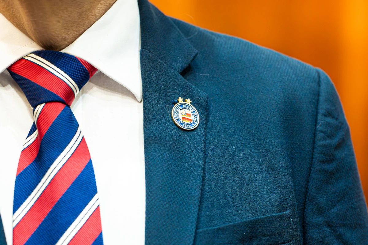 Emerson Ferretti recebe título de Cidadão Baiano por Junior Ribeiro/EC bahia - Associação