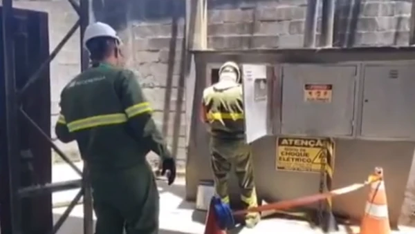 Fábrica em Salvador é flagrada furtando energia elétrica por Divulgação