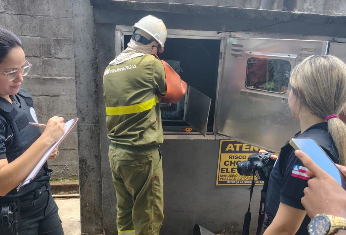 Fábrica em Salvador é flagrada furtando energia elétrica