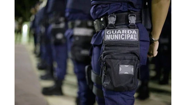 NOVA PATENTE: O texto permite que prefeituras transformem suas guardas em polícias municipais, integrando-as oficialmente ao sistema nacional de combate ao crime por Arquivo, Agência Brasil