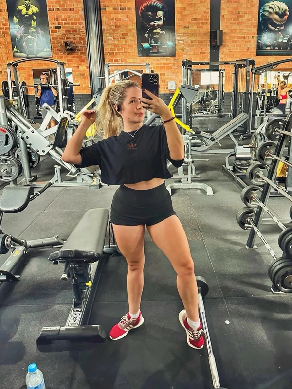 Larissa Ferrari por Reprodução/Instagram