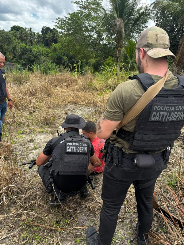 Motorista de aplicativo foi encontrado com as mãos amarradas e com sinais de agressão física por Reprodução