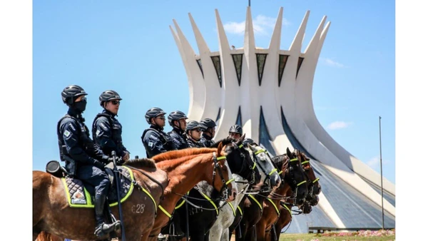 A Polícia Federal ganha autonomia para investigar milícias e organizações criminosas interestaduais sem precisar de autorização dos governos locais por José Cruz, Agência Brasil