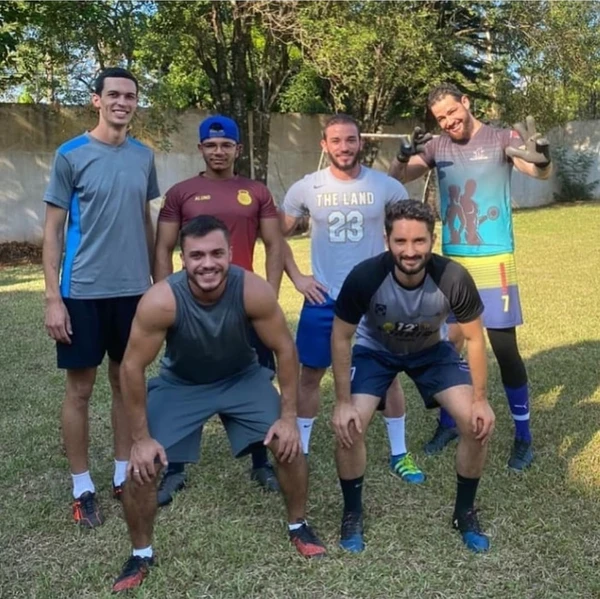 Personal trainer morre após ficar com 90% do corpo queimado em explosão de apartamento por Reprodução