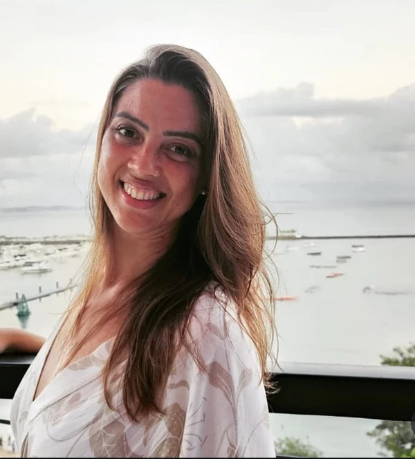 Isabel Sartori É professora da Escola de Administração da UFBA, doutora em Engenharia Industrial e referência em educação empreendedora, inovação e tecnologia. Coordenadora da Câmara de Inovação da Fecomércio-BA, ela também colabora com o projeto pedagógico da nova Faculdade Lumino, impulsionando práticas que conectam ensino e futuro. por REPRODUÇÃO