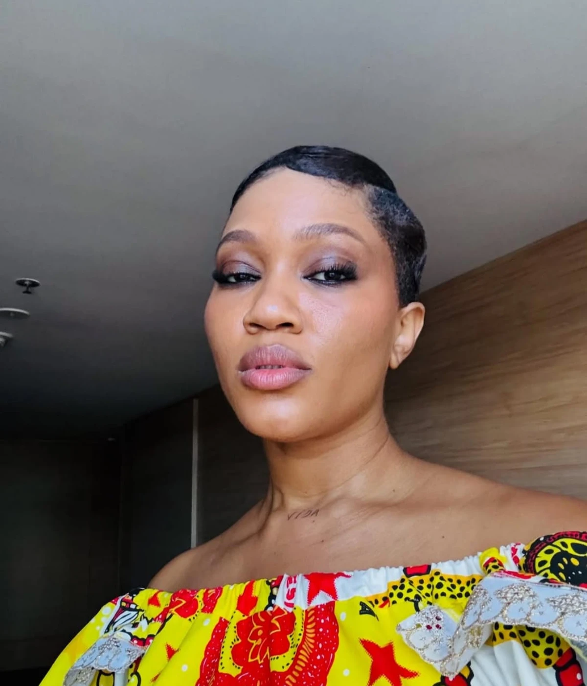 Luedji Luna É uma das vozes mais potentes da música brasileira contemporânea. Cantora e compositora baiana, construiu carreira marcada por identidade, sofisticação sonora e afirmação da mulher negra. Em 2025, foi indicada em categorias importantes do WME Awards, consolidando seu nome entre as artistas que transformam arte em posicionamento. por REPRODUÇÃO