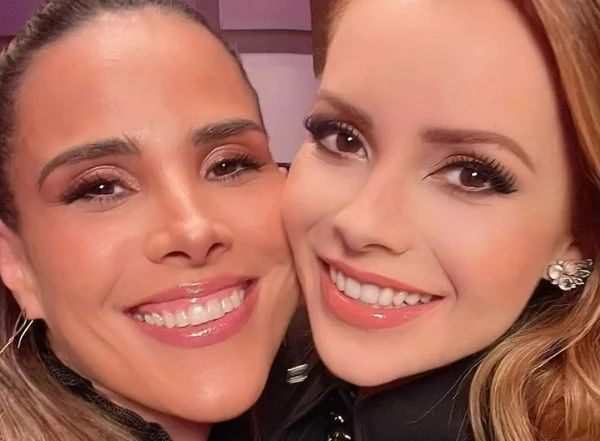 Sandy e Wanessa por Reprodução