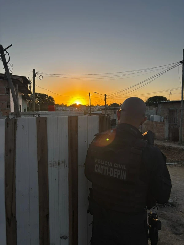 Suspeitos de executar homem em ‘tribunal do crime’ após descumprir regras de facção são presos por Reprodução