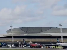 Imagem - Avião que ia para Fernando de Noronha faz pouso de emergência após suspeita de bomba