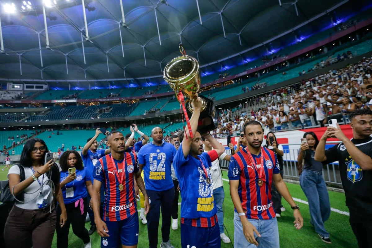 Jogadores do Bahia celebrando a conquista do Campeonato Baiano por Arisson Marinho/CORREIO