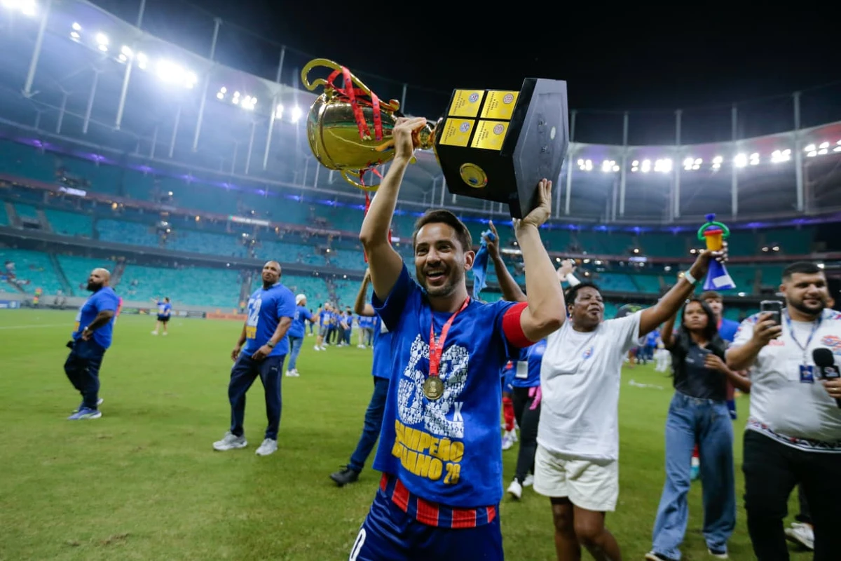Jogadores do Bahia celebrando a conquista do Campeonato Baiano por Arisson Marinho/CORREIO