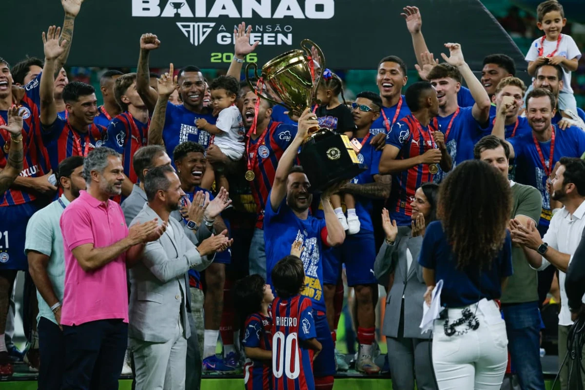Jogadores do Bahia celebrando a conquista do Campeonato Baiano por Arisson Marinho/CORREIO