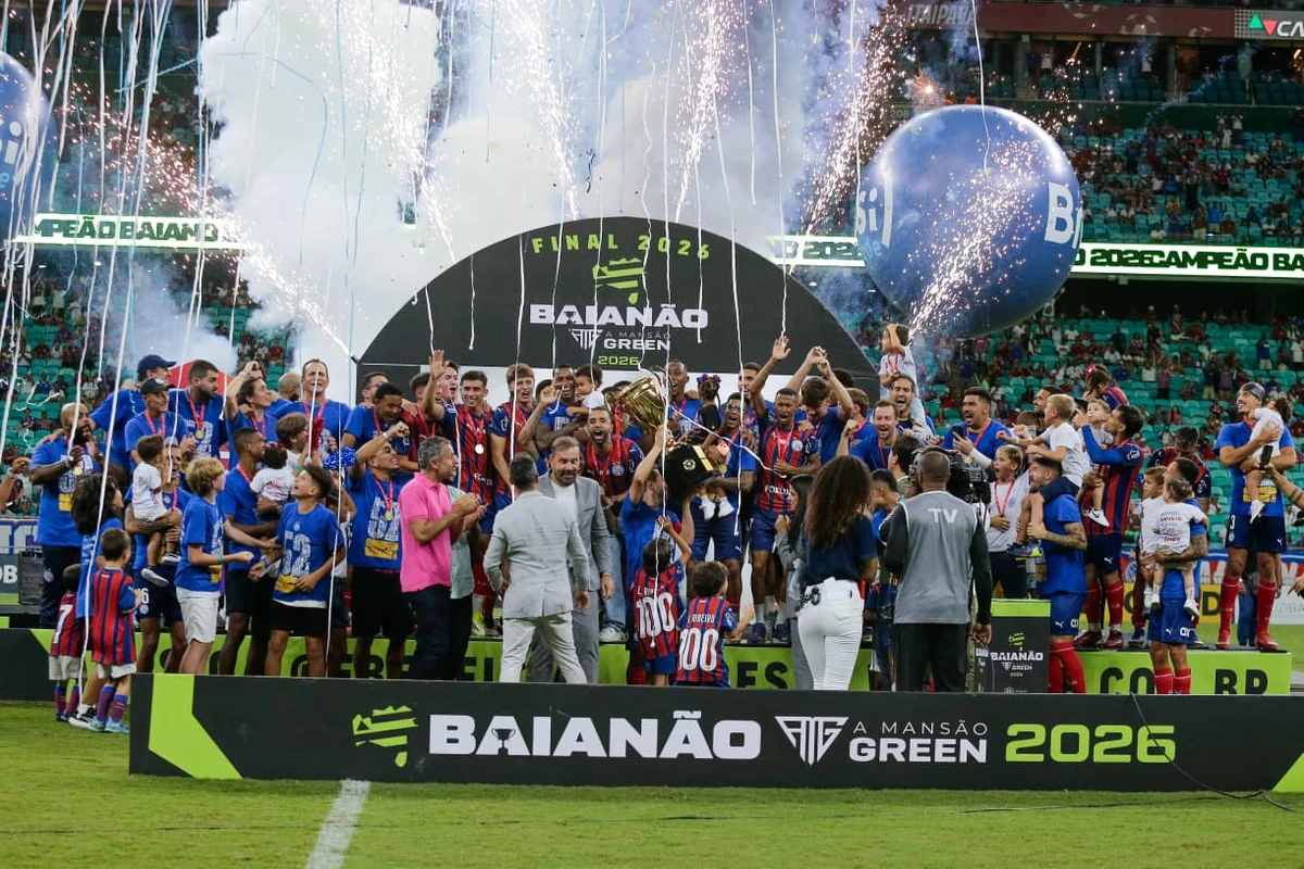 Jogadores do Bahia celebrando a conquista do Campeonato Baiano por Arisson Marinho/CORREIO