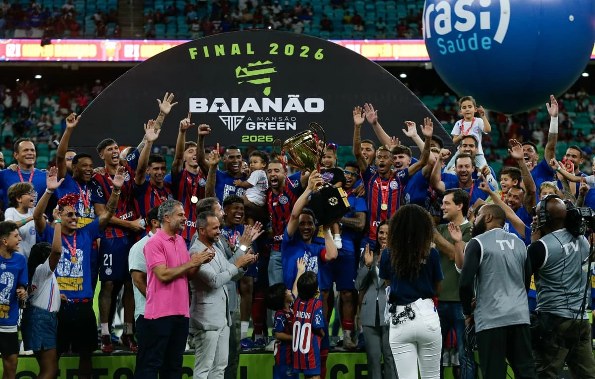 Jogadores do Bahia celebrando a conquista do Campeonato Baiano por Arisson Marinho/CORREIO