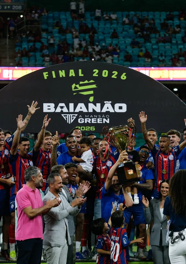 Jogadores do Bahia celebrando a conquista do Campeonato Baiano por Arisson Marinho/CORREIO