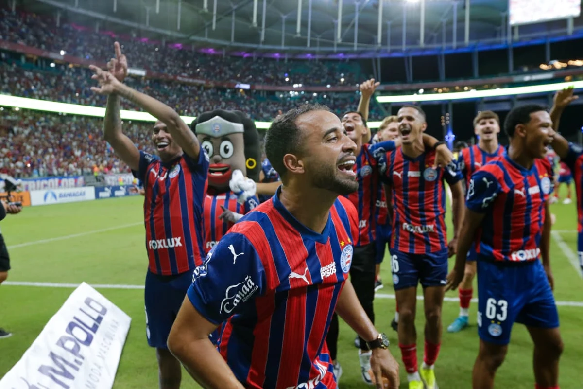 Jogadores do Bahia celebrando a conquista do Campeonato Baiano por Arisson Marinho/CORREIO