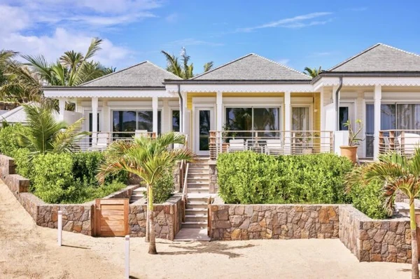 Leo Santana e Lore Improta estão hospedados no Rosewood Le Guanahani St. Barth. por Divulgação 