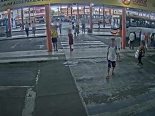 Imagem - Motorista e passageiros são vítimas de assalto em ônibus em Feira de Santana