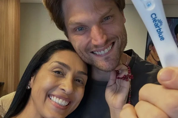 Ex-BBB Amanda Djehdian e o marido, Mateus Hoffmann por Reprodução/Redes Sociais