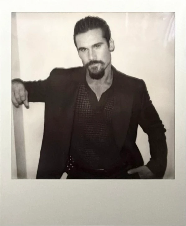 Nicolas Prattes celebra estreia como vilão em Nobreza do Amor ao lado de Sabrina Sato por Lusca