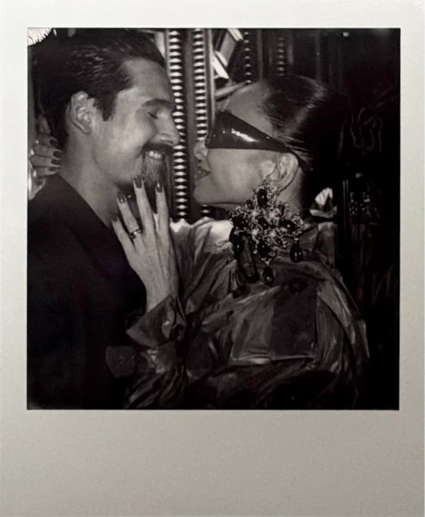 Nicolas Prattes celebra estreia como vilão em Nobreza do Amor ao lado de Sabrina Sato por Lusca