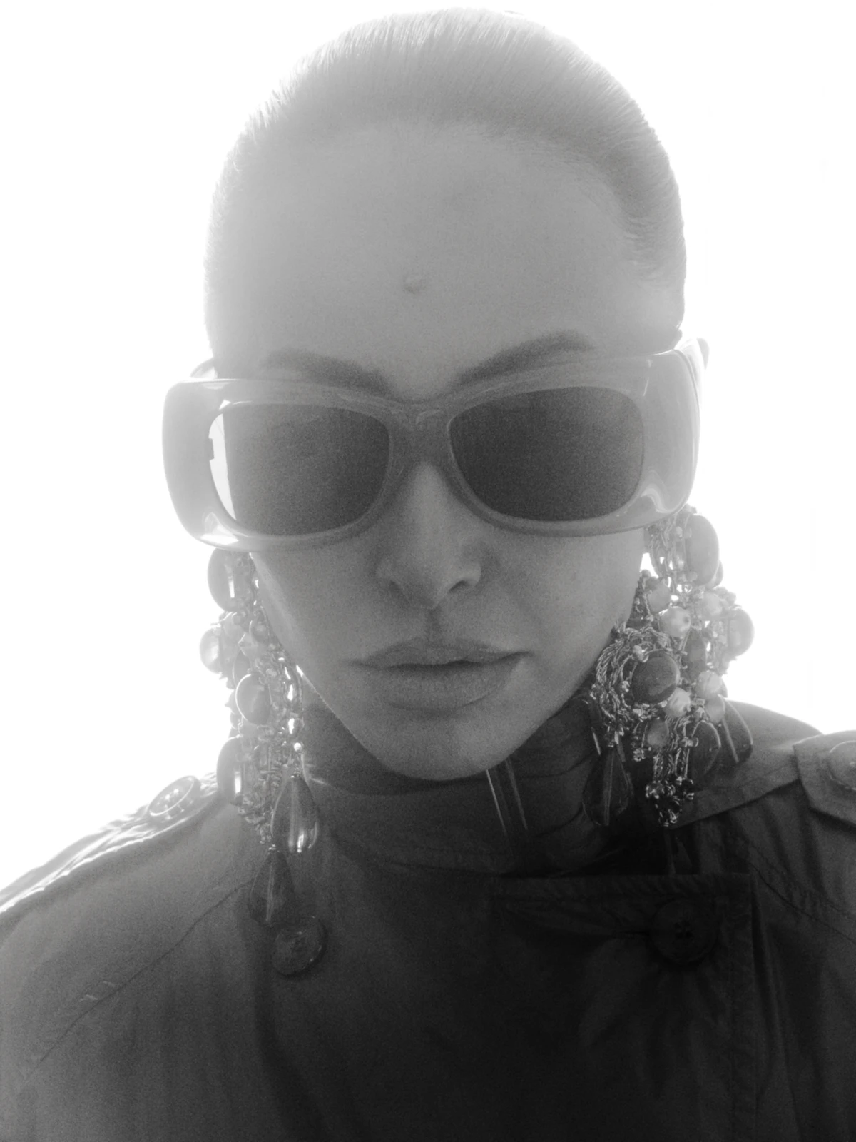 Nicolas Prattes celebra estreia como vilão em Nobreza do Amor ao lado de Sabrina Sato por Lusca