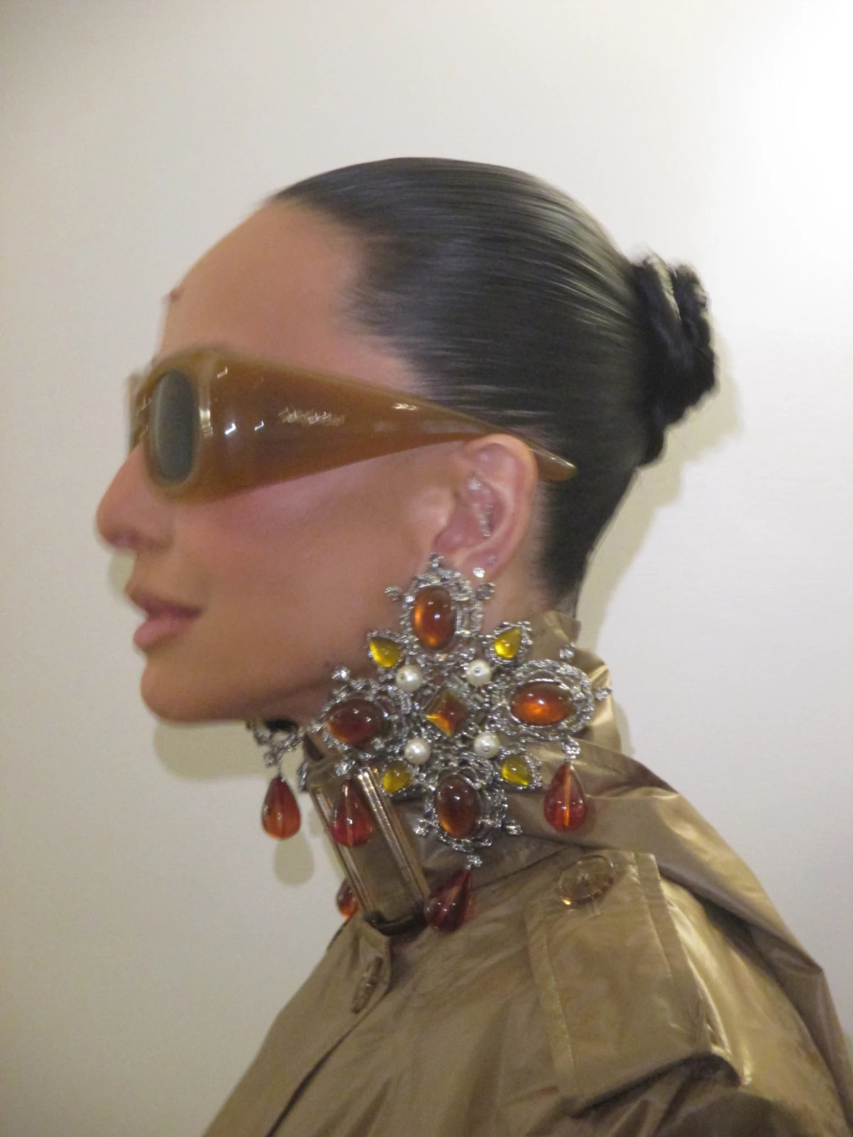 Nicolas Prattes celebra estreia como vilão em Nobreza do Amor ao lado de Sabrina Sato por Lusca