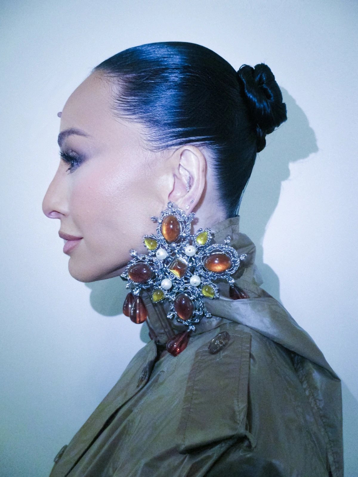 Nicolas Prattes celebra estreia como vilão em Nobreza do Amor ao lado de Sabrina Sato por Lusca