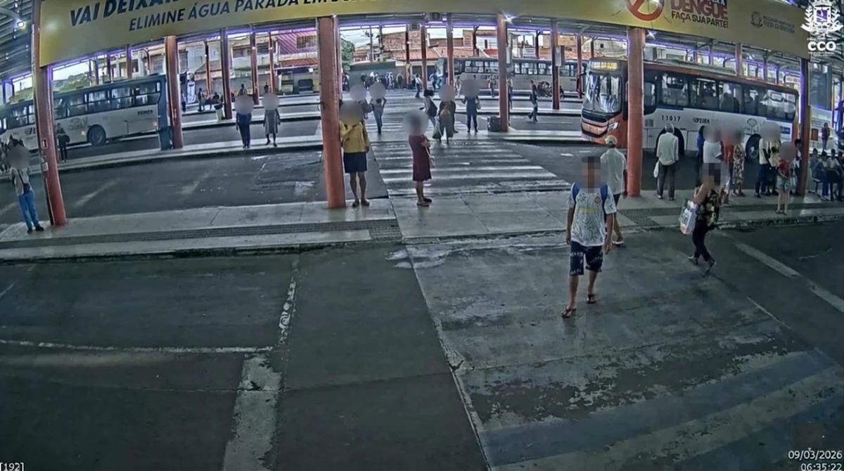 Ônibus foi assaltado após saída do terminal