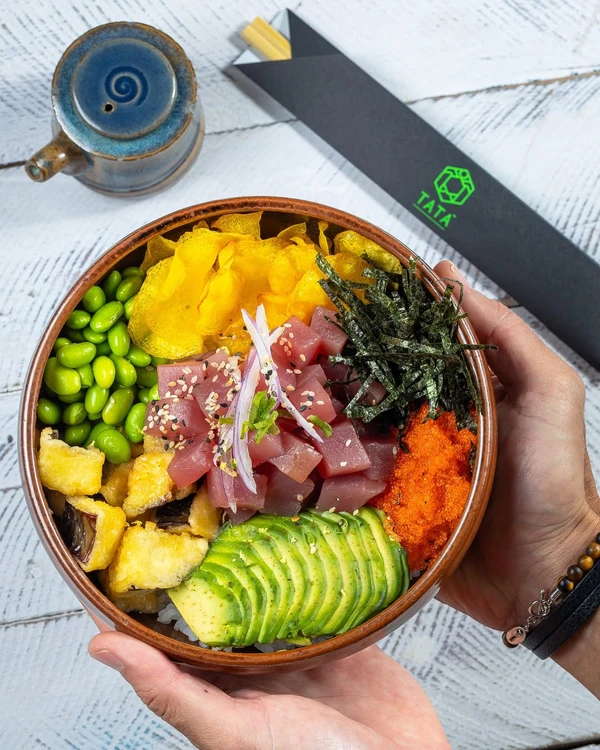 Pratos do TATÁ Sushi de Leo Young por Reprodução