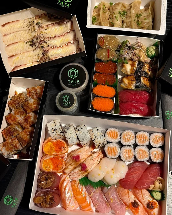 Pratos do TATÁ Sushi de Leo Young por Reprodução