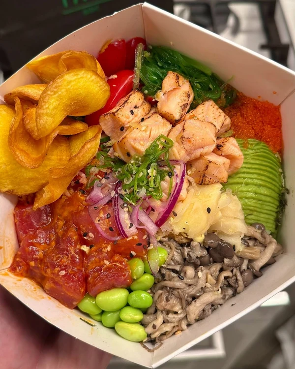 Pratos do TATÁ Sushi de Leo Young por Reprodução