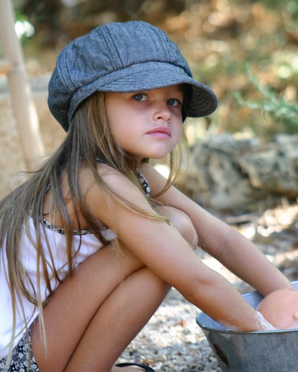 Thylane Blondeau quando era criança por Reprodução/Instagram