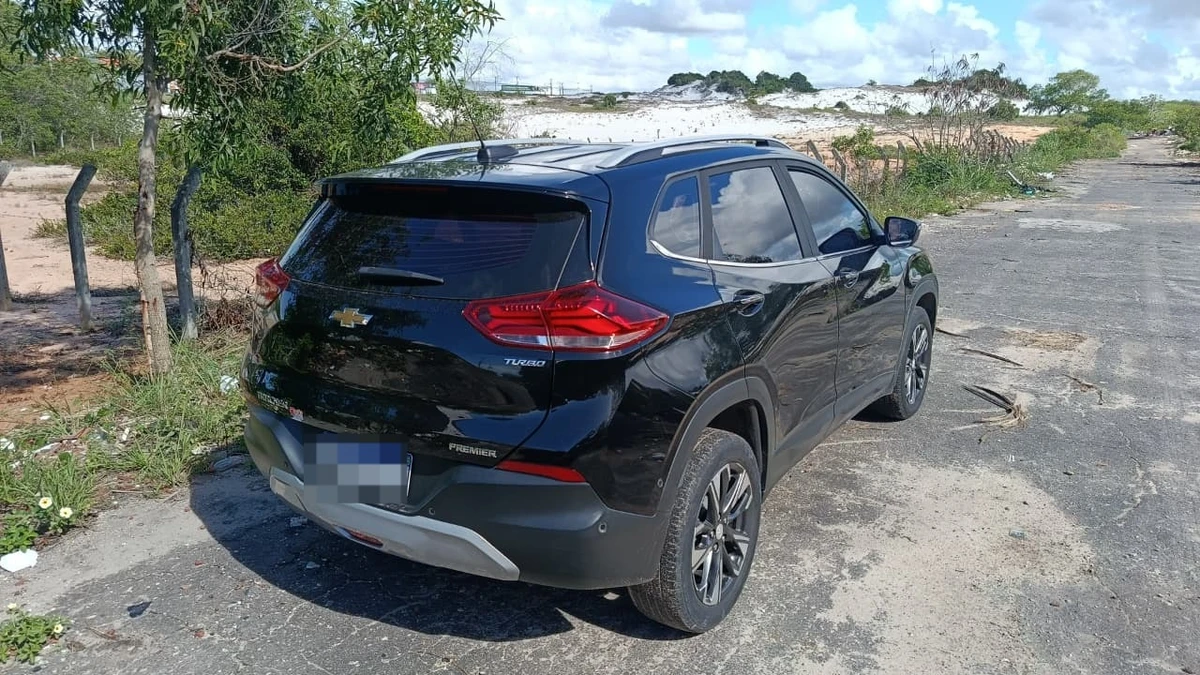 Veículo foi encontrado horas após o sequestro em Stella Maris