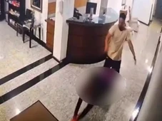 Imagem - Hóspede enforca, chuta e tenta estuprar funcionária de hotel; vídeo mostra agressão