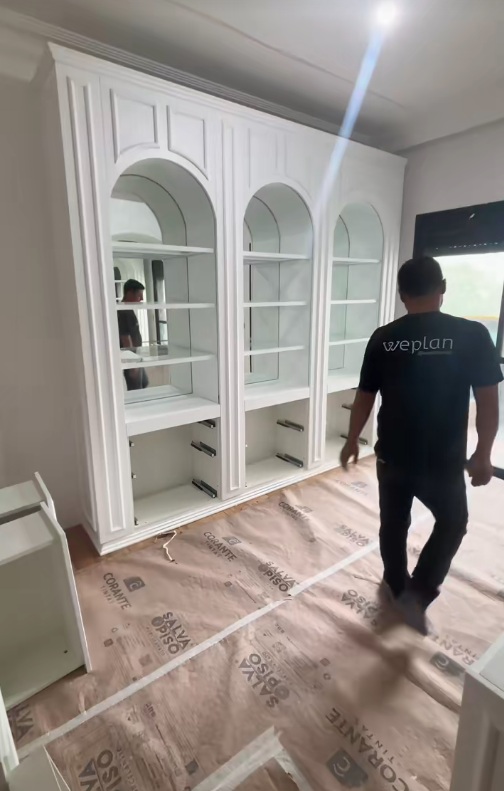 Franciny Ehlke faz tour pelo quarto de maquiagens por Reprodução/TikTok