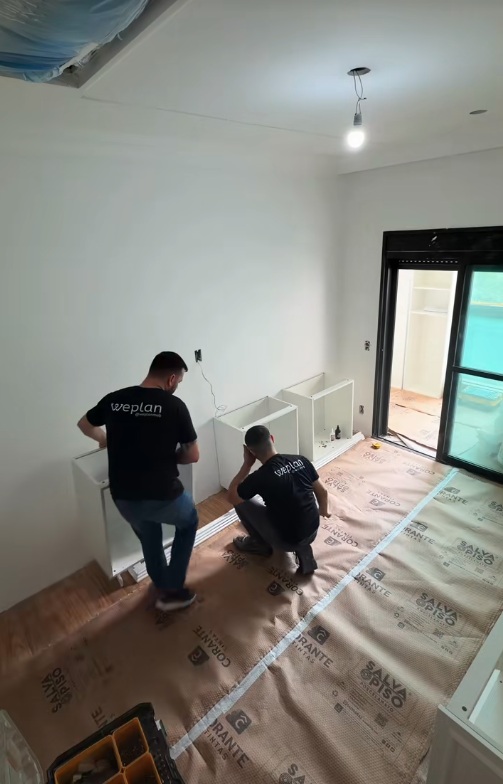 Franciny Ehlke faz tour pelo quarto de maquiagens por Reprodução/TikTok