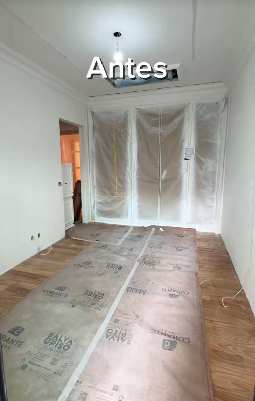 Franciny Ehlke faz tour pelo quarto de maquiagens por Reprodução/TikTok